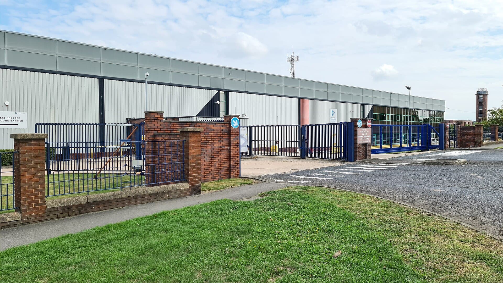 Team and operations coordinated on an industrial site