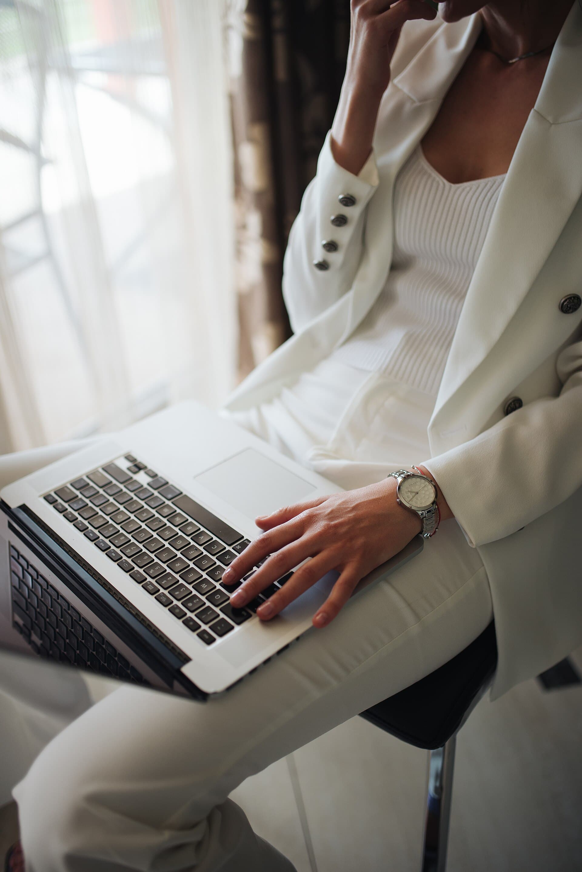 Dossiers clients, pièces et validations centralisés