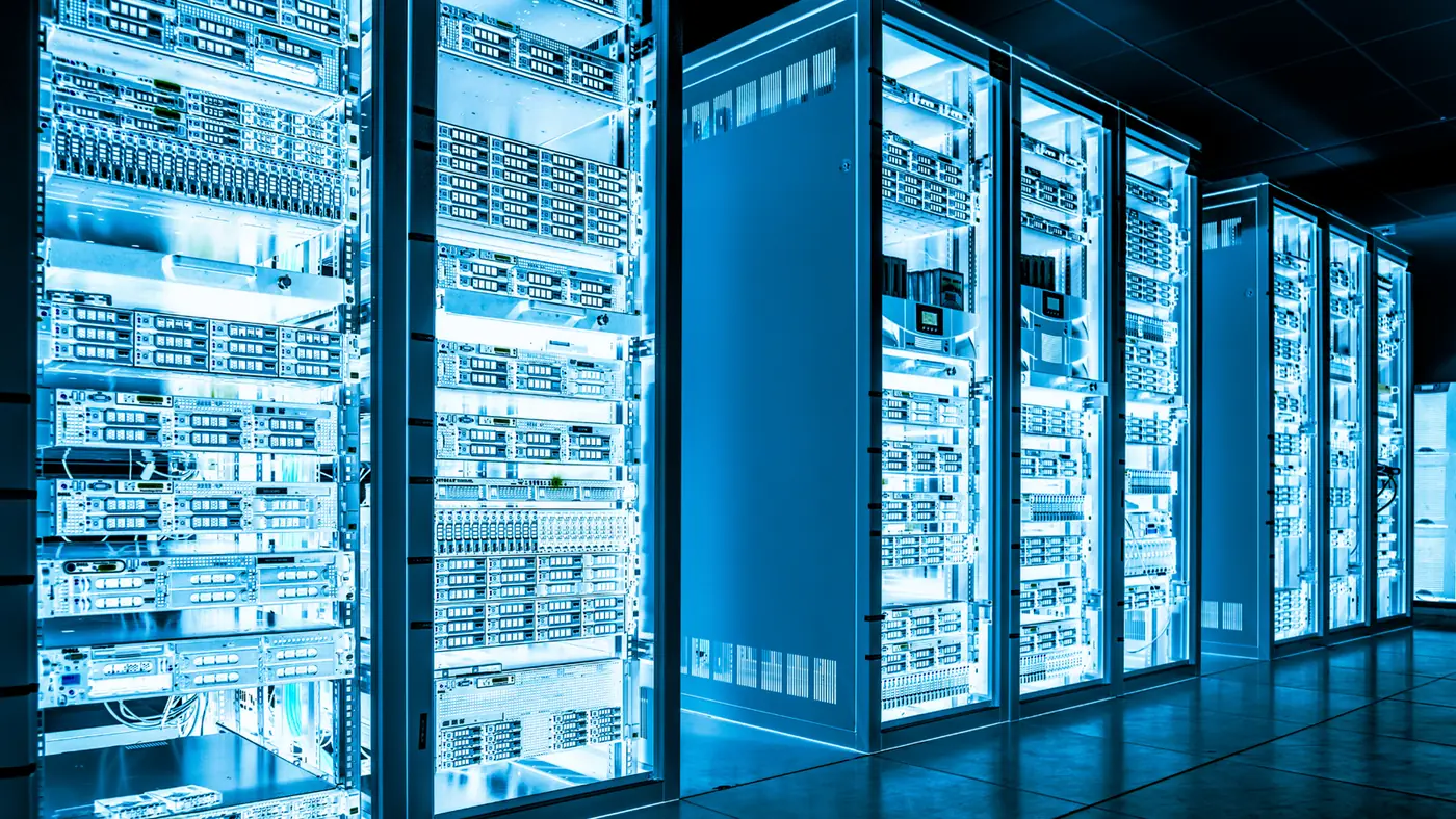 Schéma comparant un ERP et un outil métier sur mesure