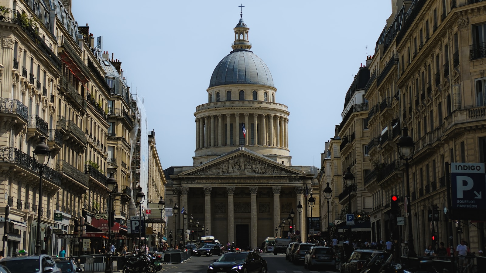 Business software for institutions and public operators