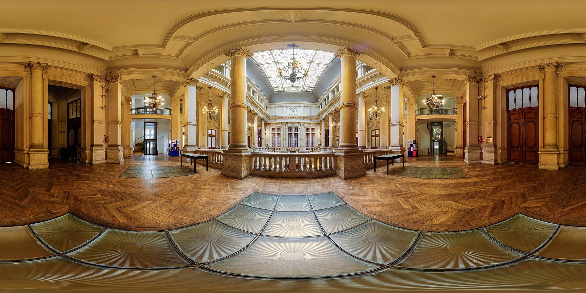 Hall d’une institution publique