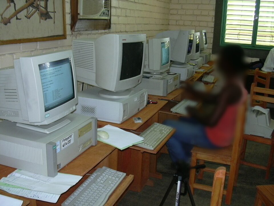 Clean learning workstation to illustrate training administration automation